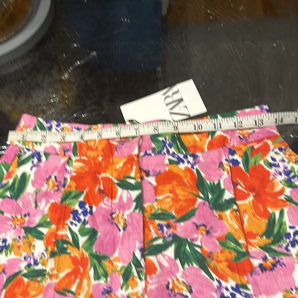 Zara Linen Shorts - Picture 5 of 5